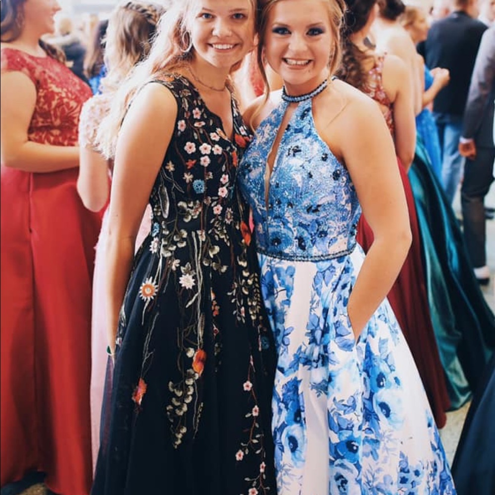 Prom Dress - Picture 2 of 3